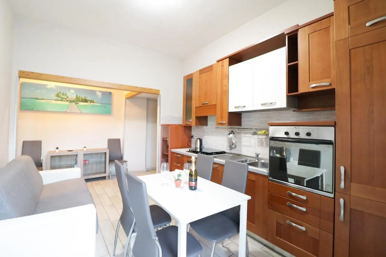Romanina Apartments 0*, Rome
